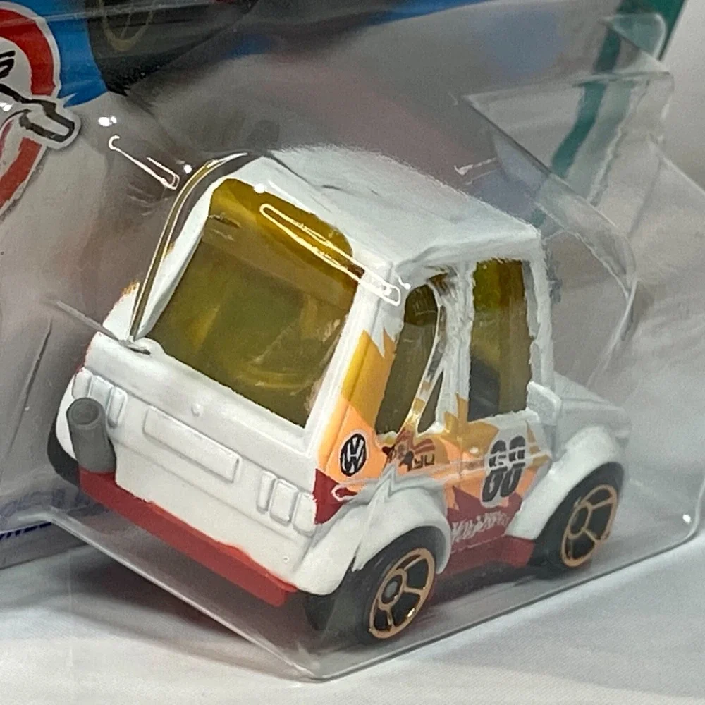 Hot Wheels white diecast golf